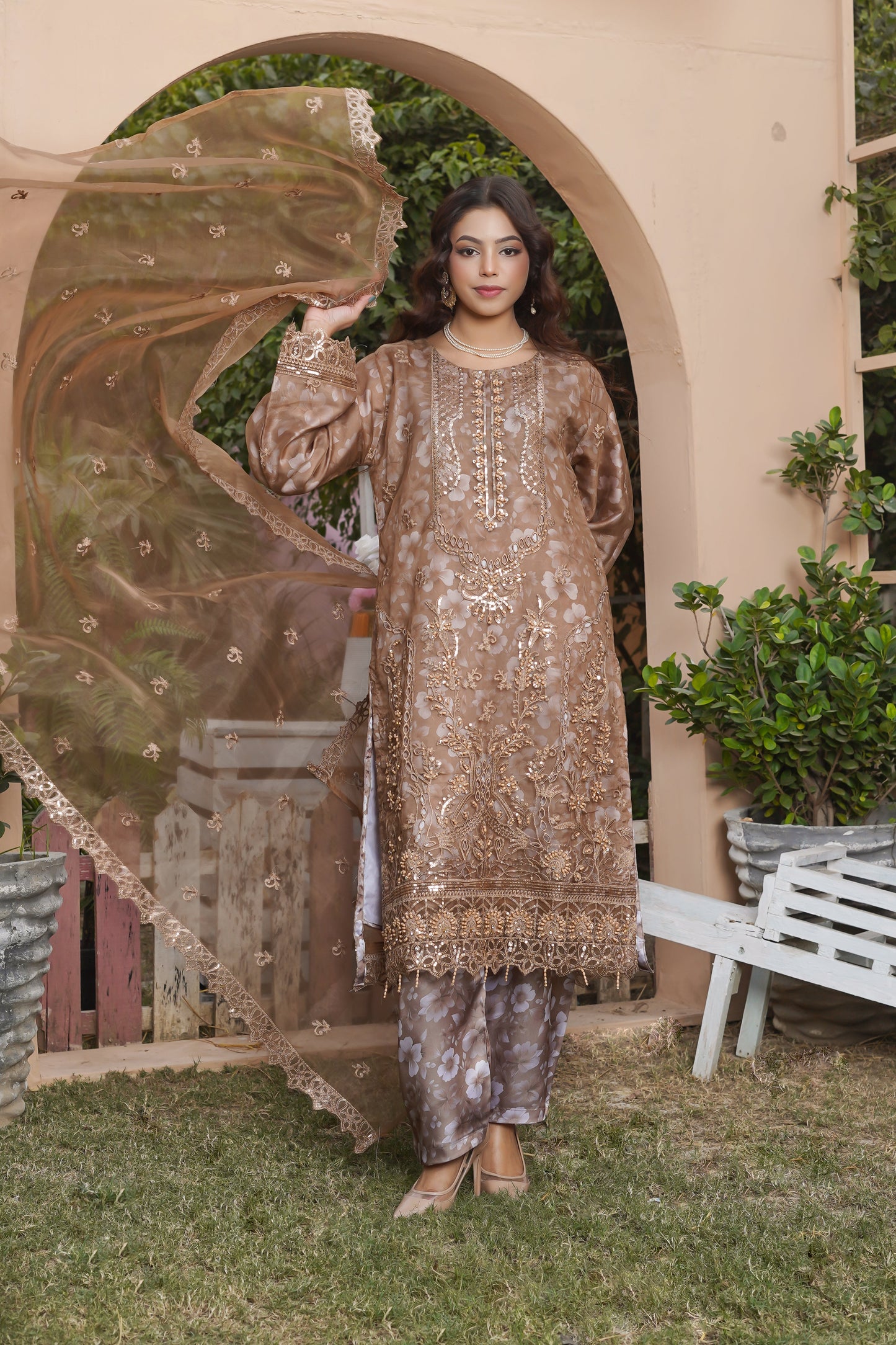 Brown 3 piece suit stich